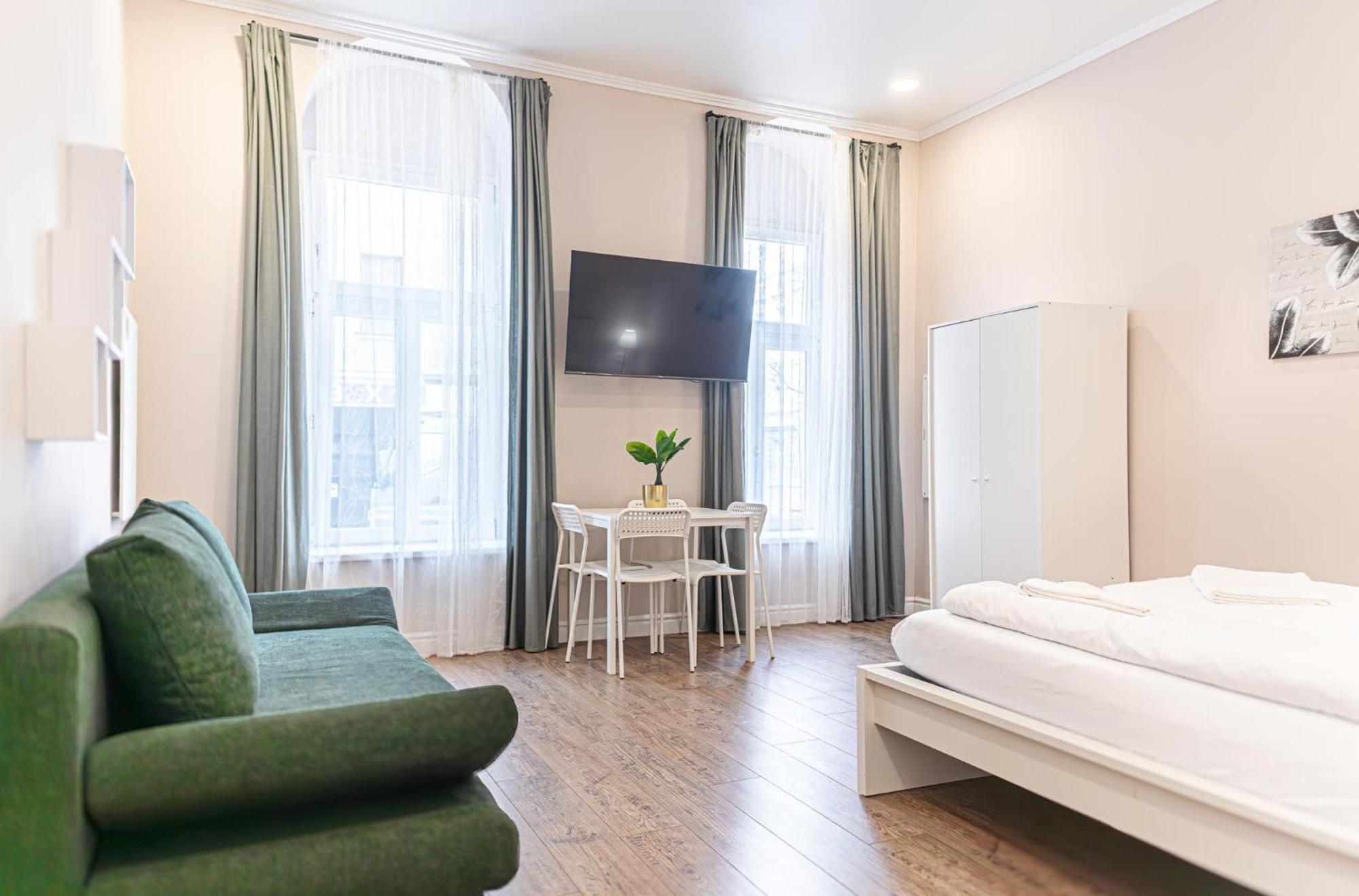 Stylish Studio Apartment Wiener Stadthalle Bagian luar foto