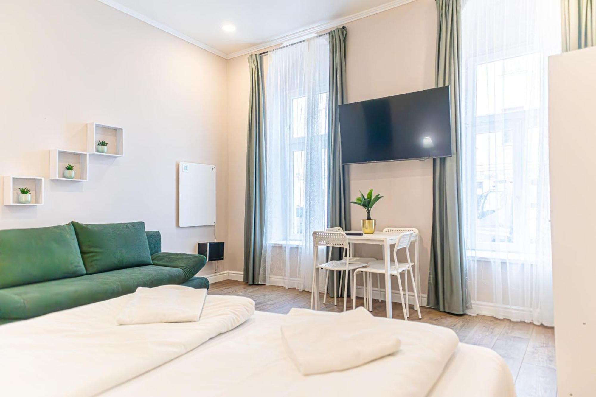 Stylish Studio Apartment Wiener Stadthalle Bagian luar foto