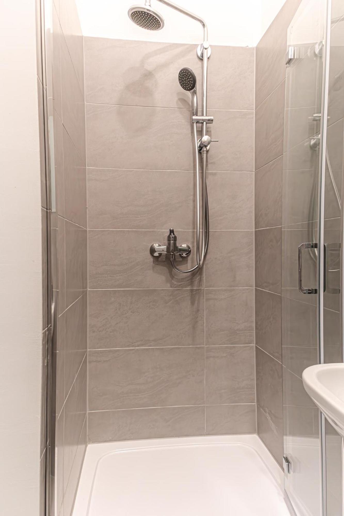 Stylish Studio Apartment Wiener Stadthalle Bagian luar foto