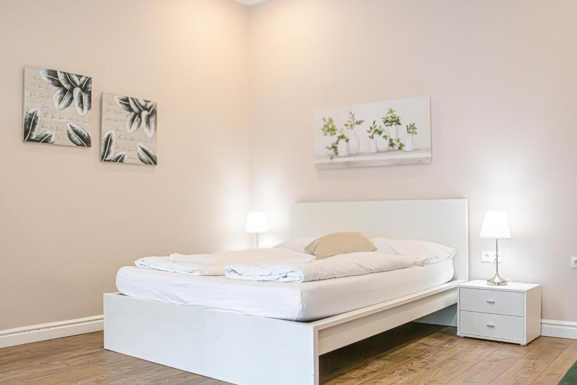 Stylish Studio Apartment Wiener Stadthalle Bagian luar foto
